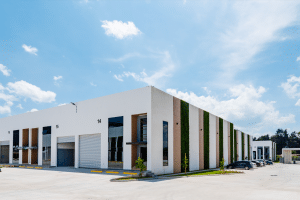Complejo moderno de bodegas industriales en guatemala ideal para logística y distribución empresarial en villa canales